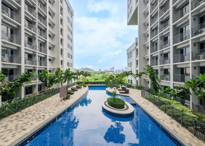 Apartment 3 Condos*8 Beds*3 Bathrooms*3 Kitchens*4 Pools*@ Shore2 Moa